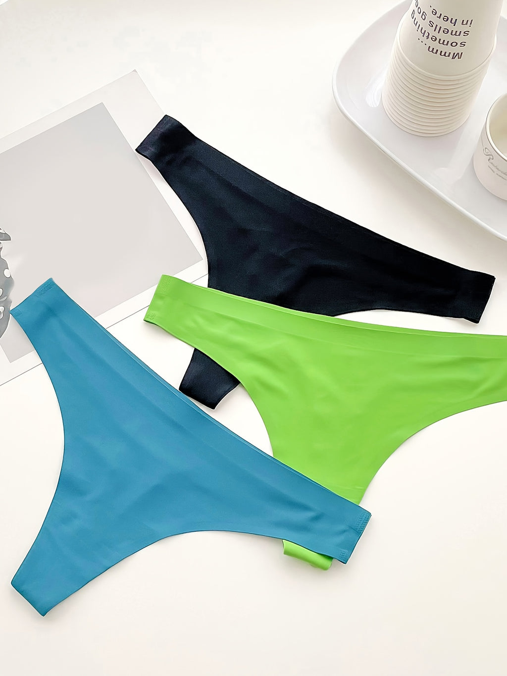 7P7008# Thin Breathable Comfortable Seamless Low-Rise Thong Panties, Seven-Pack