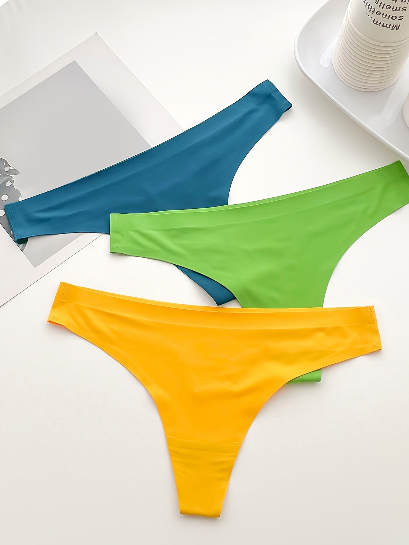 7P7008# Thin Breathable Comfortable Seamless Low-Rise Thong Panties, Seven-Pack