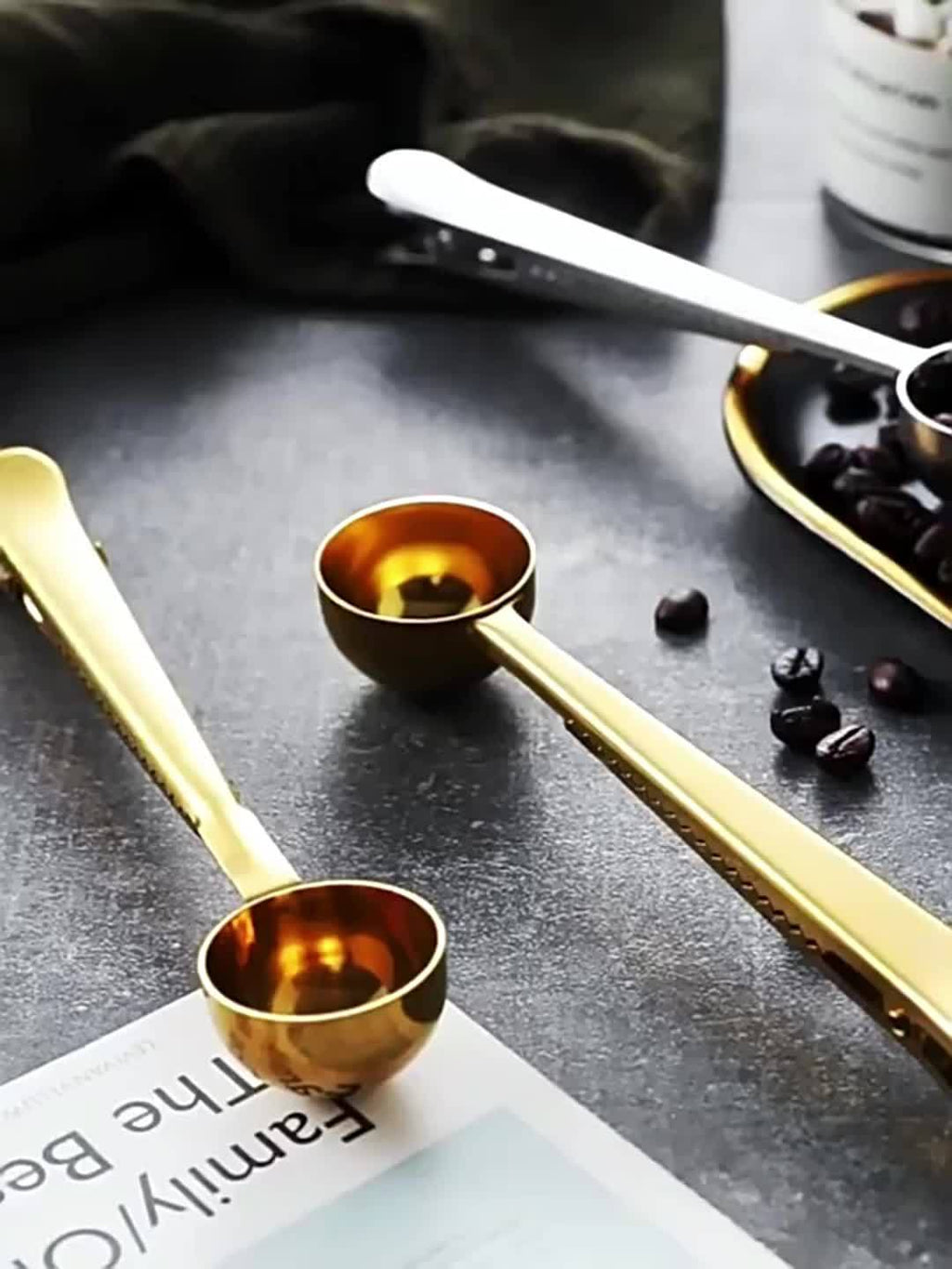 1pc Coffee Scoops With Bag Clip, 2 In 1 Stainless Steel Measuring Spoon, Sealing Clamps, Multifunctional Milk Powder Scoop With Sealing Clip, Kitchen Accessories