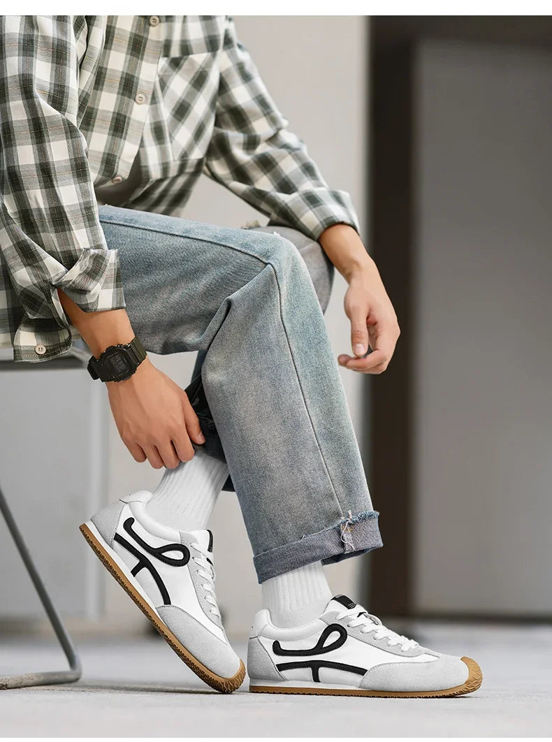 Casual Sneakers 2025 New Men's Breathable Four Seasons Outdoor Soft Sole Comfortable Running Shoes Student Sneakers