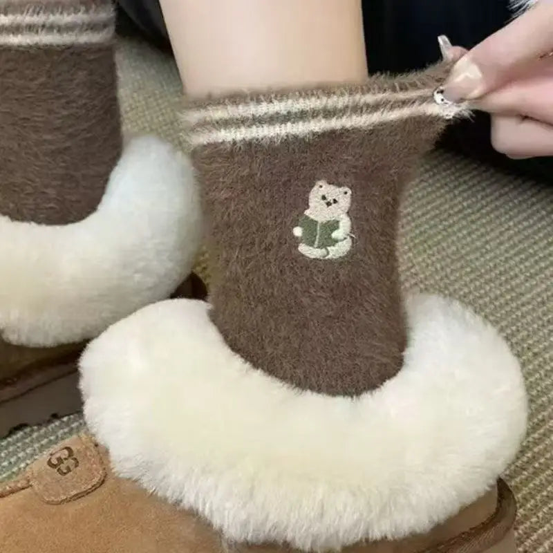 4 Pairs of Thick and Warm Cartoon Animal Bow Pattern Mid Tube Socks for Women in Autumn and Winter Suitable for Indoor Home Wear