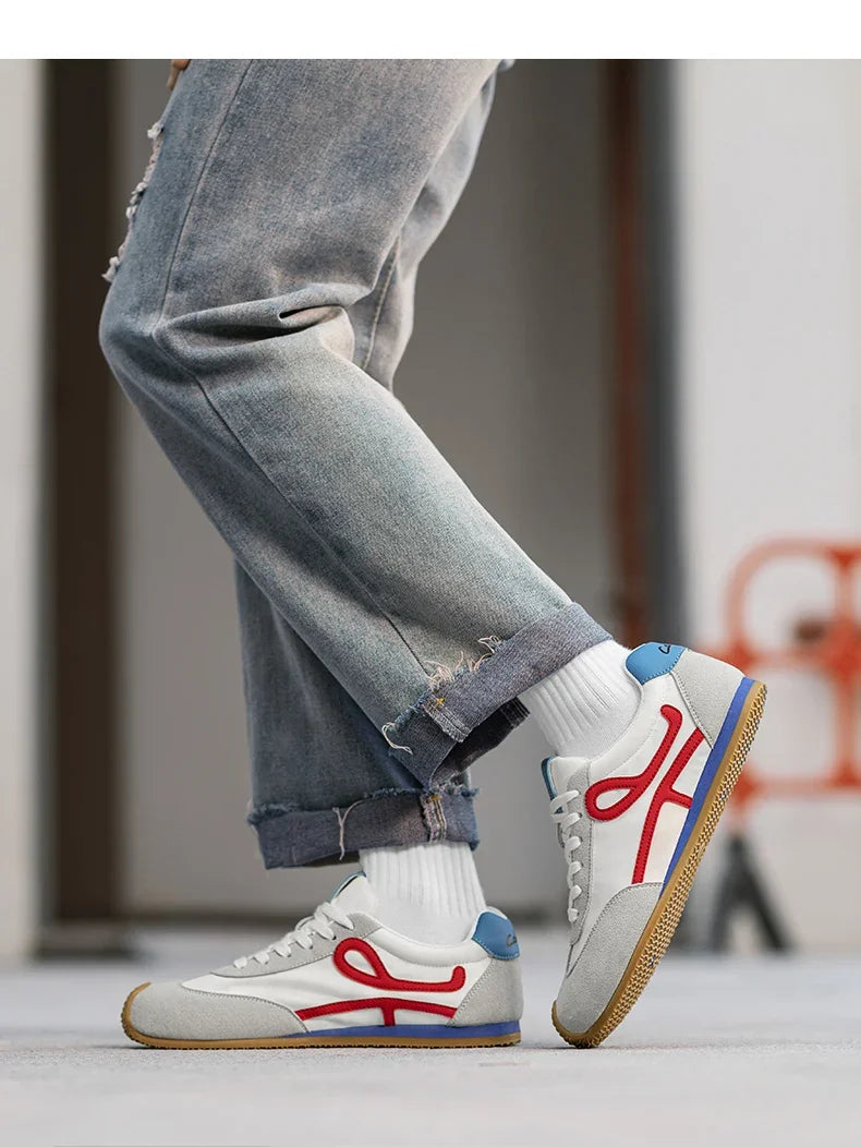 Casual Sneakers 2025 New Men's Breathable Four Seasons Outdoor Soft Sole Comfortable Running Shoes Student Sneakers