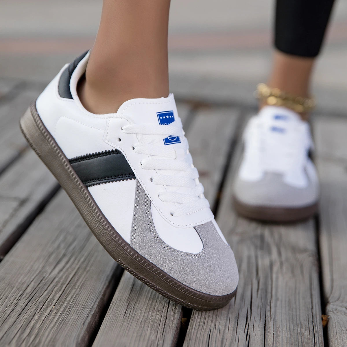 ELUVA Womans Comfortable Sneakers for Men Women White Lightweight Shoes Non Slip Walking Shoes Casual Couple Sneakers Sport