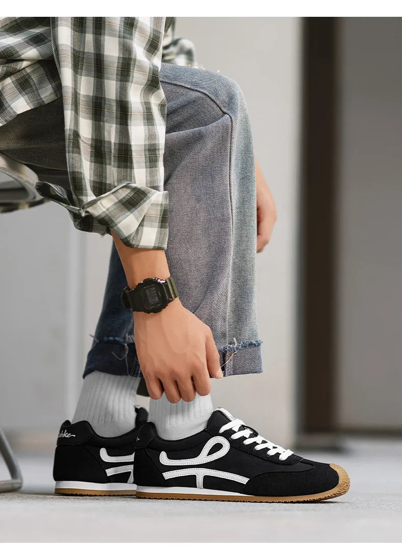 Casual Sneakers 2025 New Men's Breathable Four Seasons Outdoor Soft Sole Comfortable Running Shoes Student Sneakers