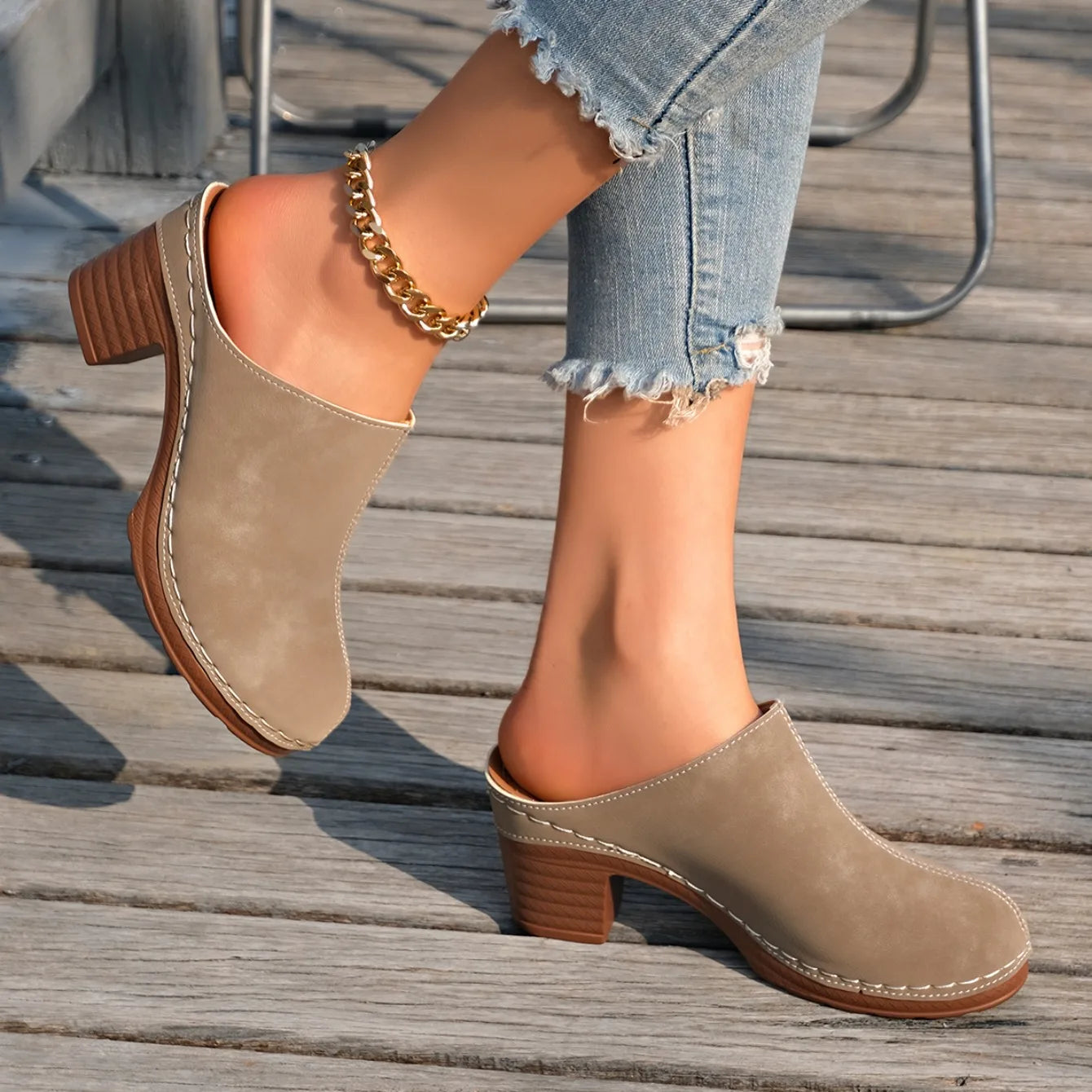 Cushioned Women Sandals Stylish Women's Chunky Heel Mules with Flower Pattern Hollow Upper for Summer Street Parties Fall Events