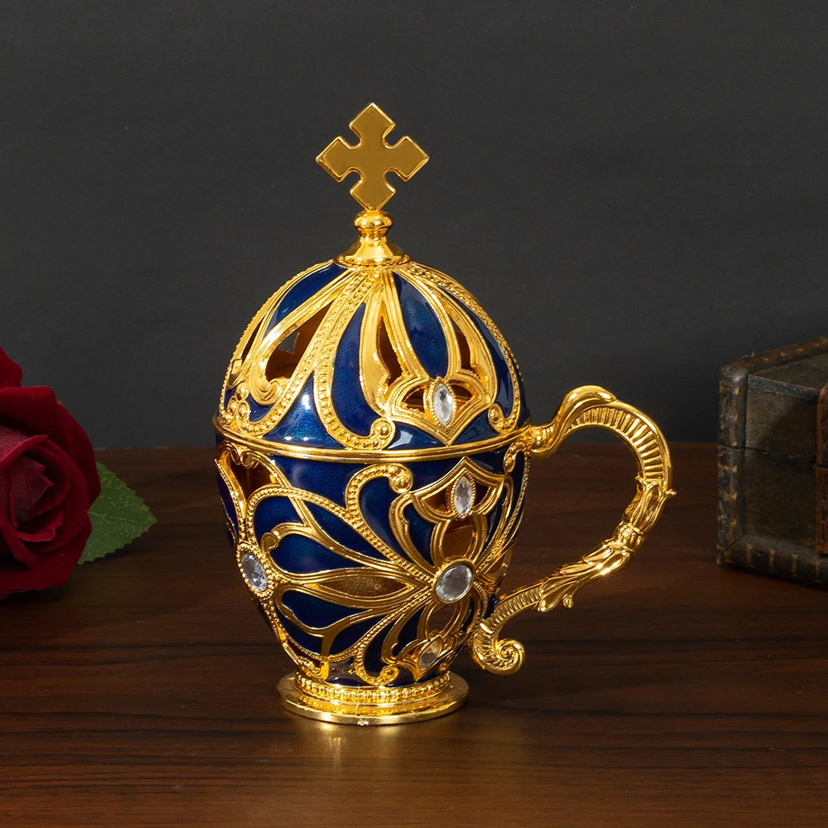 European-style hollow incense burner with diamonds, home indoor aromatherapy furnace, creative soothing retro with handle orname