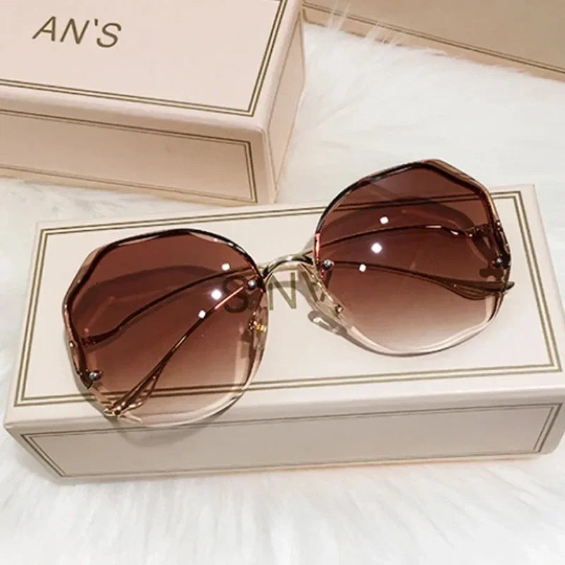 Elegant Square Sunglasses Women Men Outdoors Casual Sun Glasses Female Male Designer Mirror Travel Shades Oculos De Sol