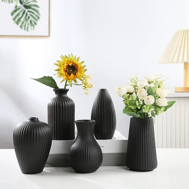 1PC Black Ceramic Vase Flower Ceramic  for Flowers Small Vase for Office and Living Room Home Decoration Ceramic Vase jarrones