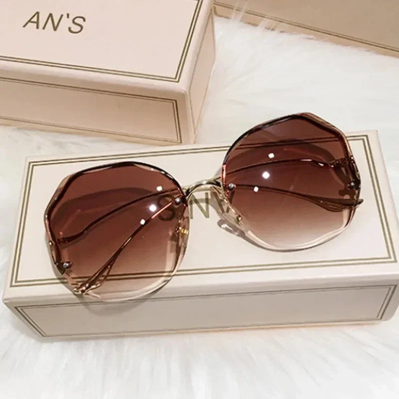 Elegant Square Sunglasses Women Men Outdoors Casual Sun Glasses Female Male Designer Mirror Travel Shades Oculos De Sol