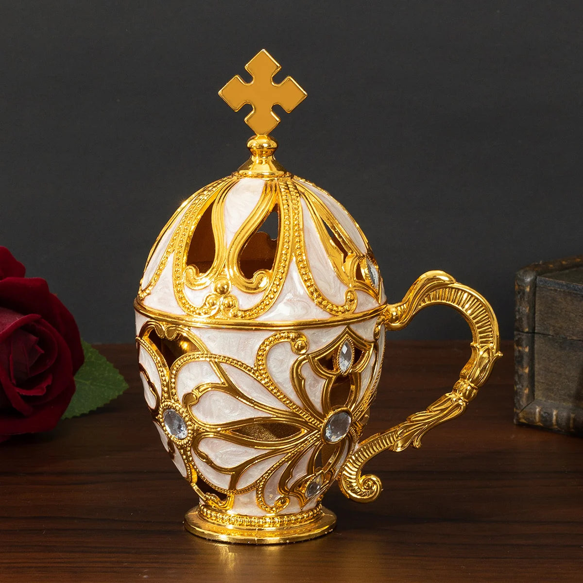 European-style hollow incense burner with diamonds, home indoor aromatherapy furnace, creative soothing retro with handle orname