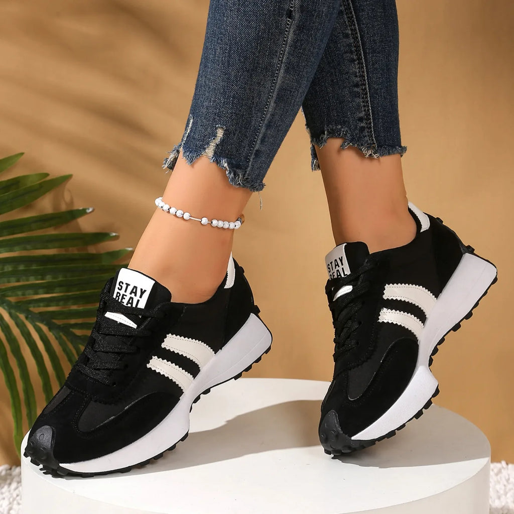 2025 Spring Women Sneakers New Luxury Flat Comfortable Slip on Sneakers Women Trend Lightweight Outdoor Designer Shoes for Women