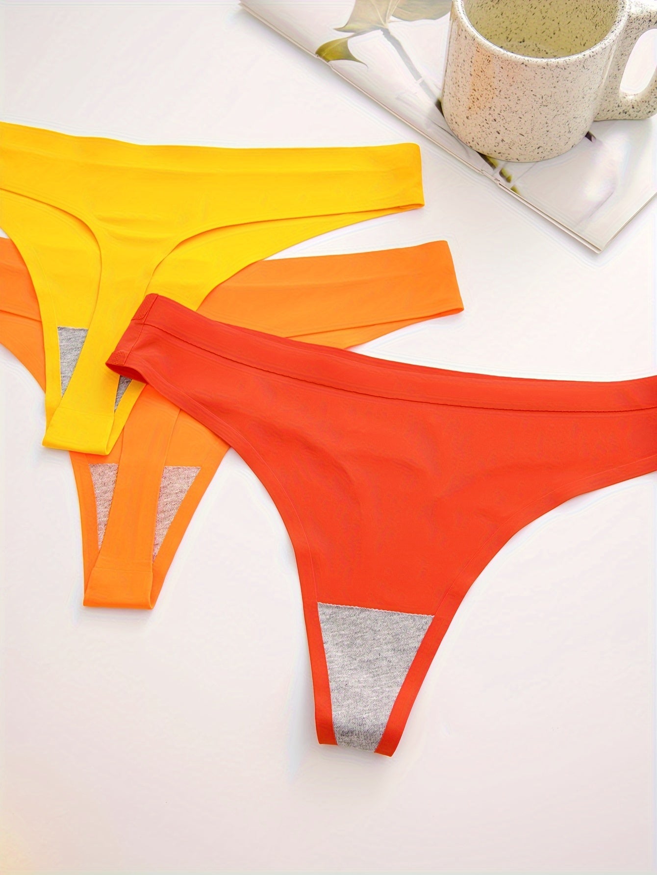 7P7008# Thin Breathable Comfortable Seamless Low-Rise Thong Panties, Seven-Pack